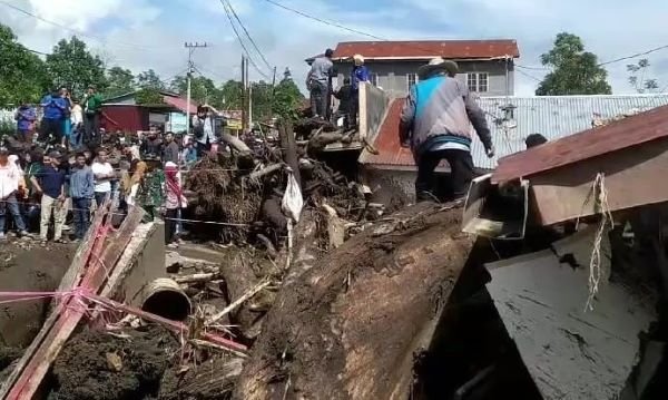 Tragedi Banjir Bandang Sumbar Jiwa Melayang Ribuan Orang Terdampak