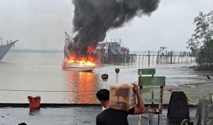 Kapal Pengangkut Sayur ke Batam, Terbakar di Selat Air Hitam: Kapten dan ABK Selamat